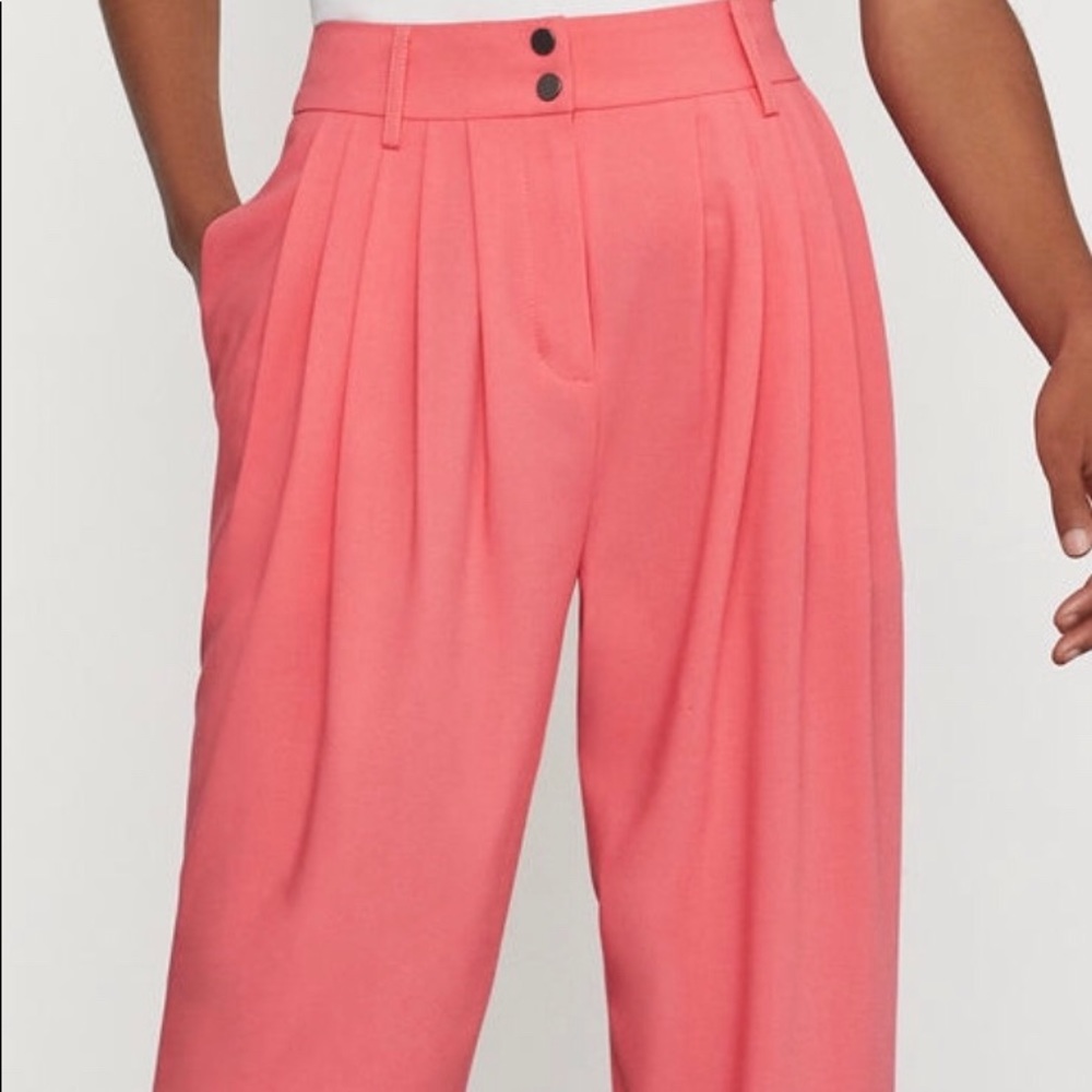 BCBGmaxazria ankle length pants w pleated front!  NWT